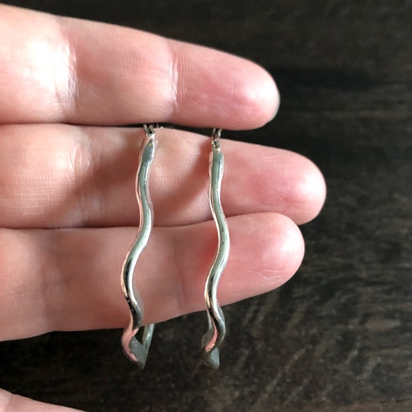 3 pair costume earrings excellent condition - Picture 3 of 8